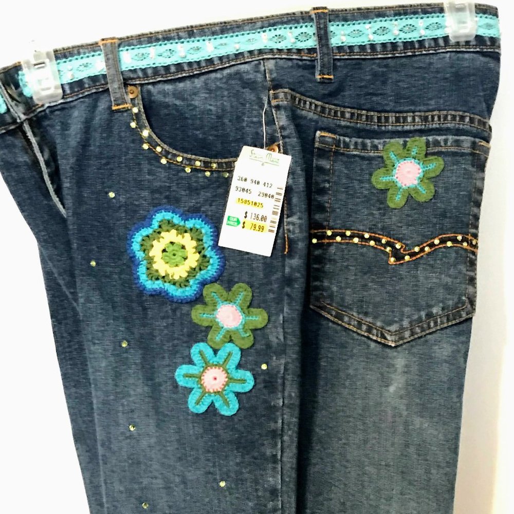 FLORAL STITCH JEANS